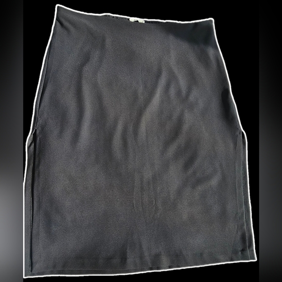 Abercrombie & Fitch Dresses & Skirts - Abercrombie & Fitch Classic Black Midi Skirt